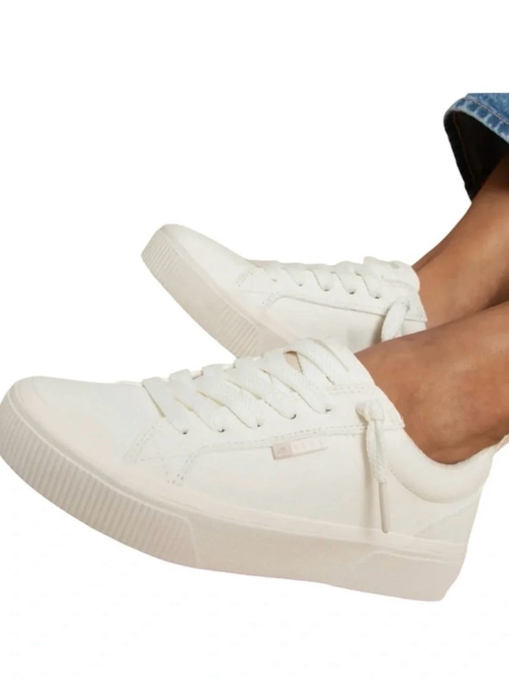Reef Lay Day Seas White Leather Sneaker Size 7.5 Cushion Comfort